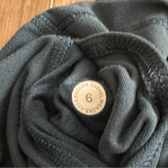 Lululemon Align Crop *21" Nulu Leggings - Size 6 - Picture 4 of 7